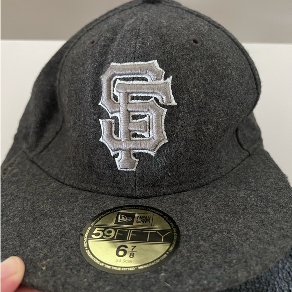 SF Giants Sherpa Ear Flap Cap Grey - Picture 3 of 9
